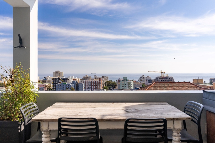 2 Bedroom Property for Sale in Sea Point Western Cape